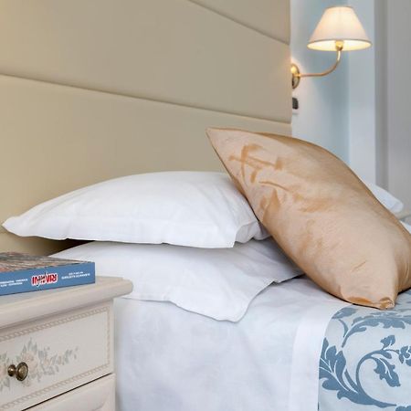 Hotel Carlton Beach Rimini Eksteriør billede