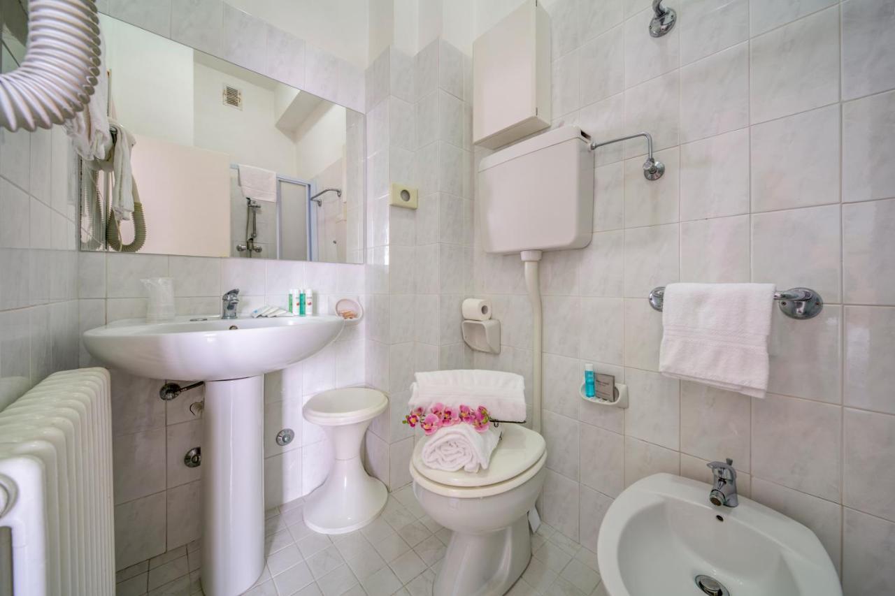 Hotel Carlton Beach Rimini Eksteriør billede