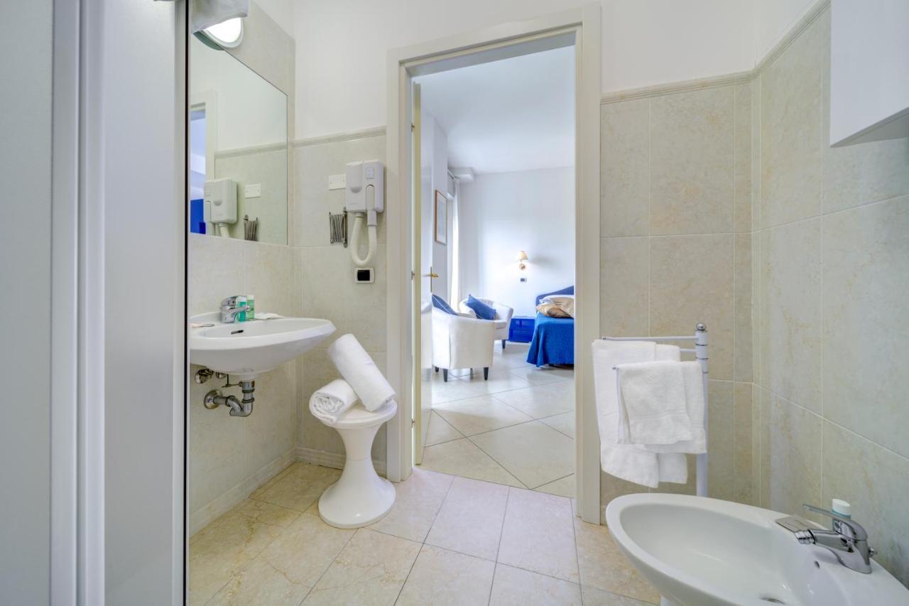 Hotel Carlton Beach Rimini Eksteriør billede