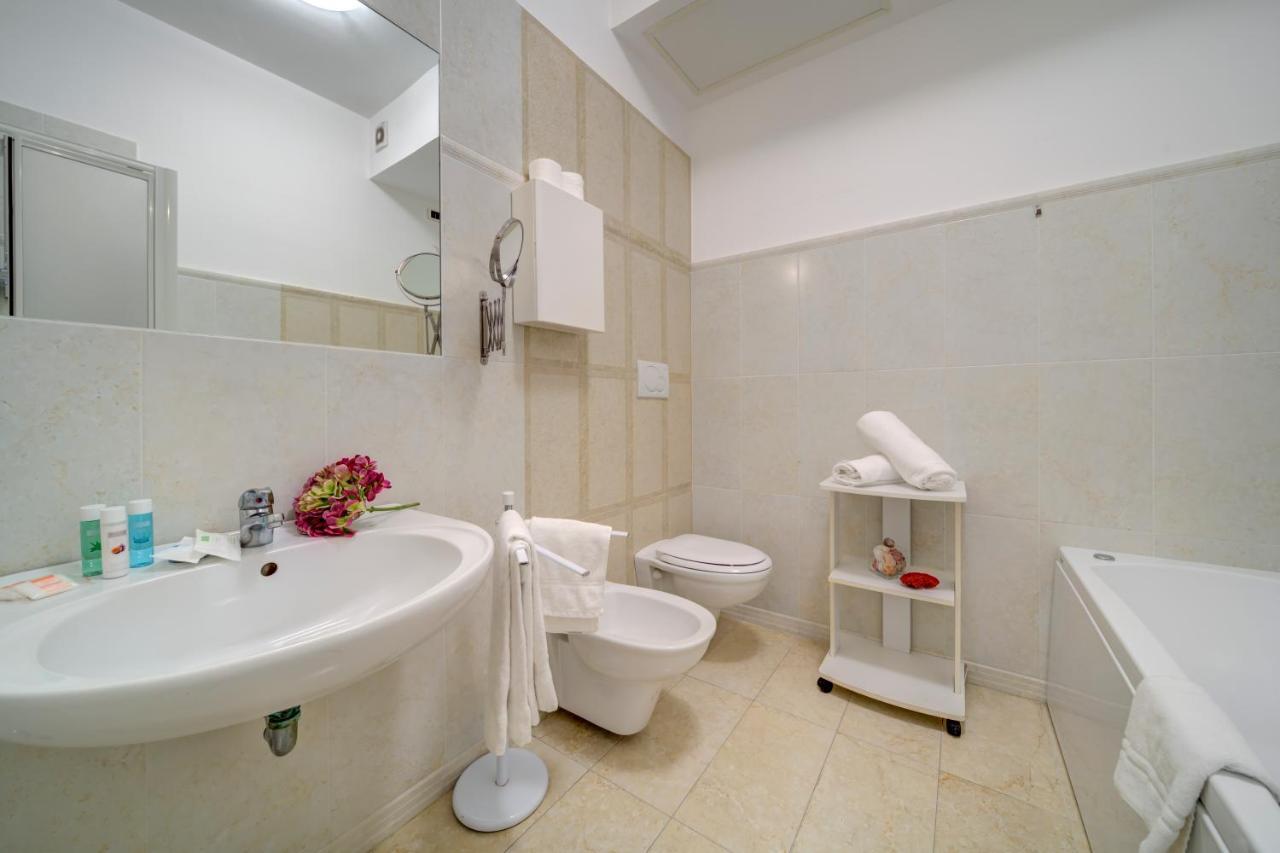 Hotel Carlton Beach Rimini Eksteriør billede