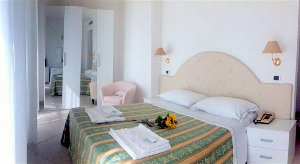 Hotel Carlton Beach Rimini Eksteriør billede