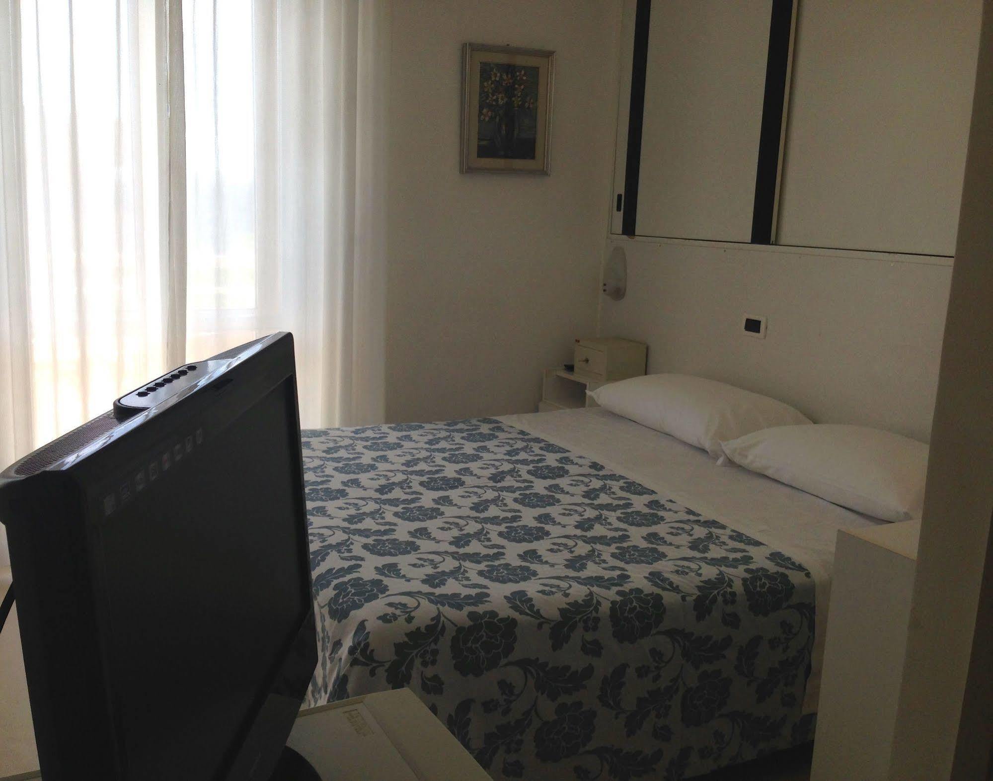 Hotel Carlton Beach Rimini Eksteriør billede